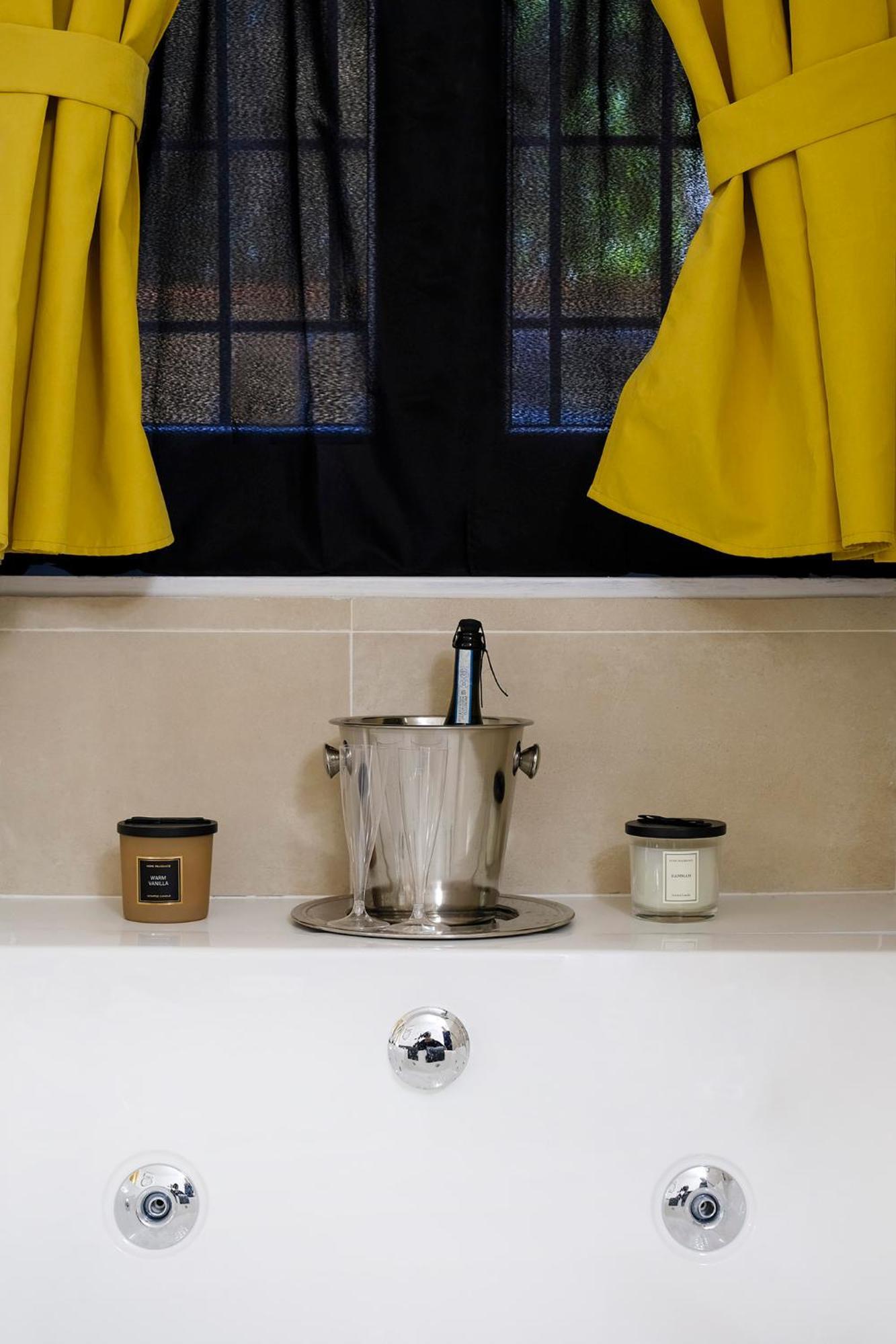 Dea Clodia Flat Apartment *
